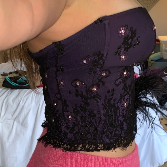 Corset - Picture 2 of 6